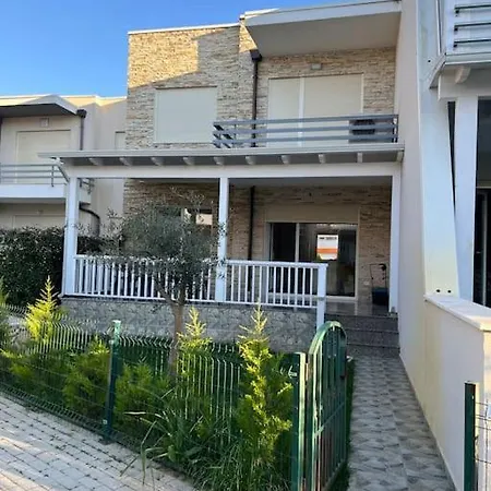 Casa Al Mare, Lura 3 Gjiri I Lalzit 펜션 *