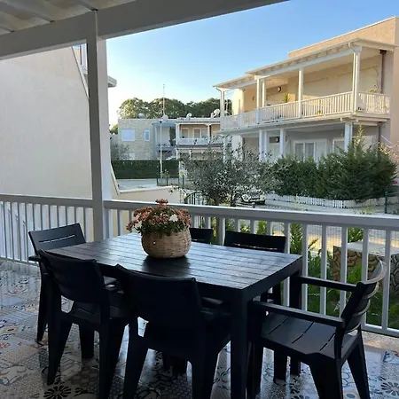 Holiday home Casa Al Mare, Gjiri I Lalzit *