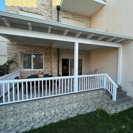 Casa Al Mare, Gjiri I Lalzit Holiday home *