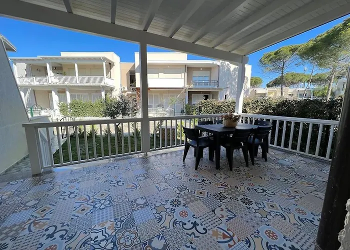 Casa Al Mare, Lura 3 Gjiri I Lalzit Dom wakacyjny