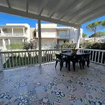 Casa Al Mare, Lura 3 Gjiri I Lalzit بيت للعطل