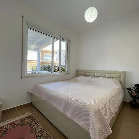 Casa Al Mare, Lura 3 Gjiri I Lalzit بيت للعطل *