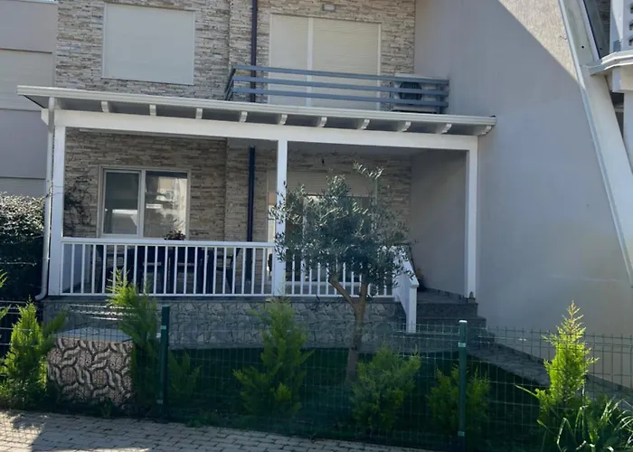 Casa Al Mare, Lura 3 Gjiri I Lalzit 度假居 *